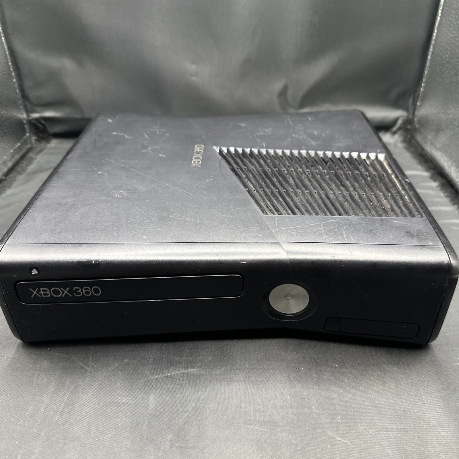 Microsoft Xbox 360 S Video Game Console Model 1439 Working
