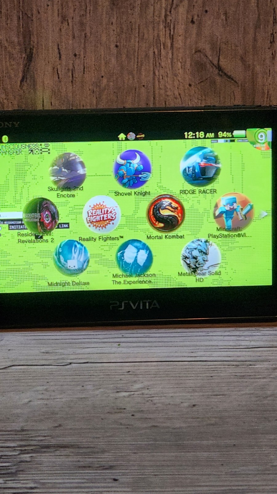 Sony Ps Vita 2001 Model Ready To Play With 256 Memory Card + Plus Charger Black