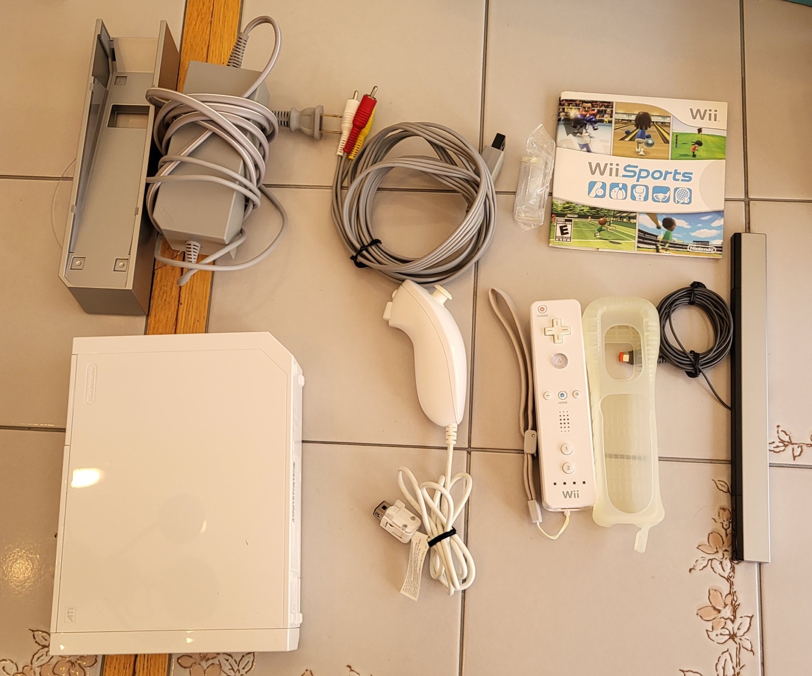 Nintendo Wii Sports White Home Console- Tested And Working
