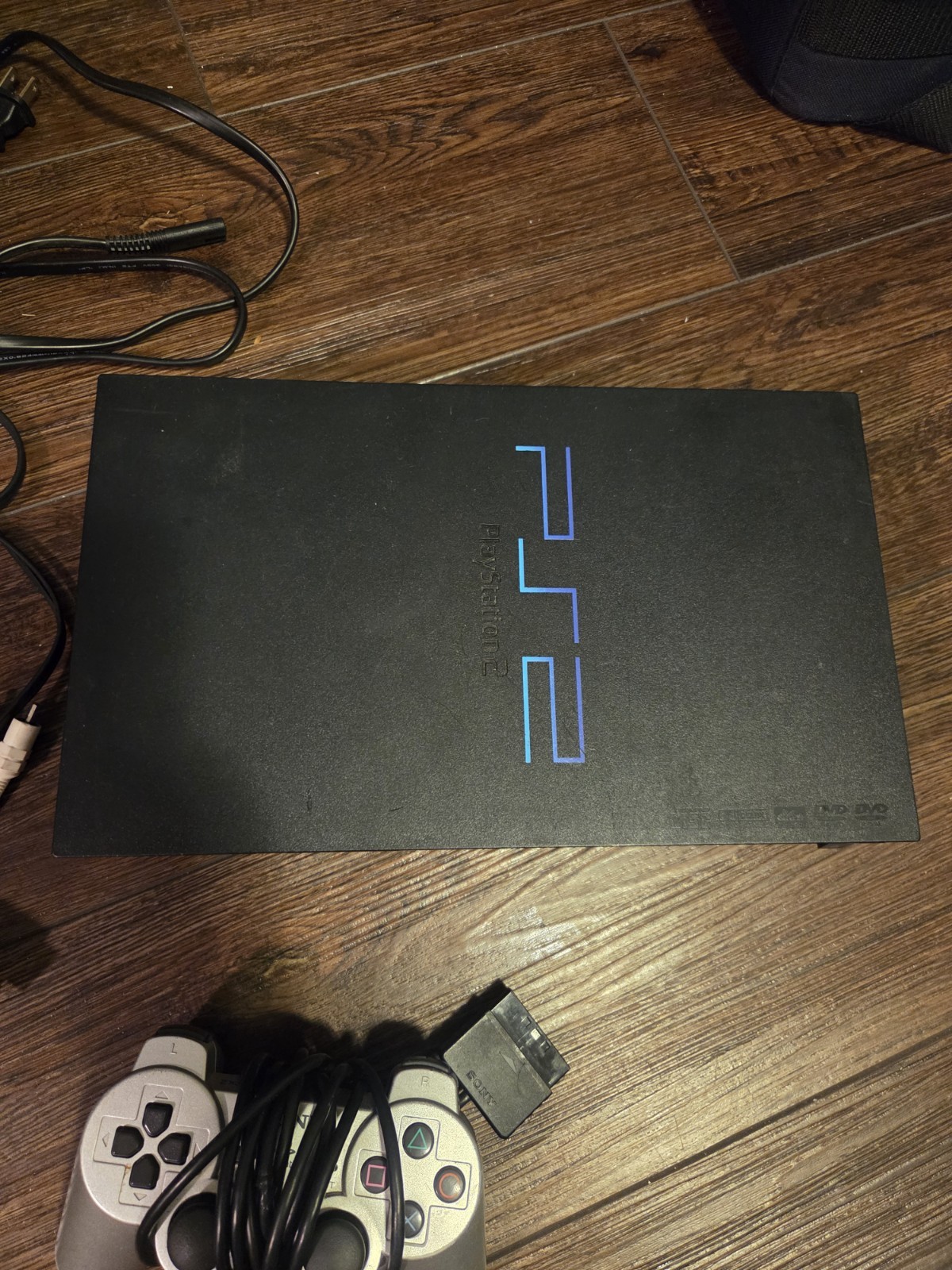 Sony PlayStation 2 “Fat” model console With 1 Controller READ