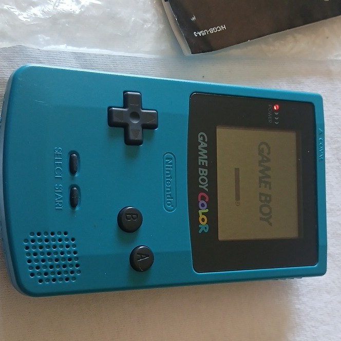 Nintendo Game Boy Color Blue Handheld System CGB-001 Color Screen Headphone