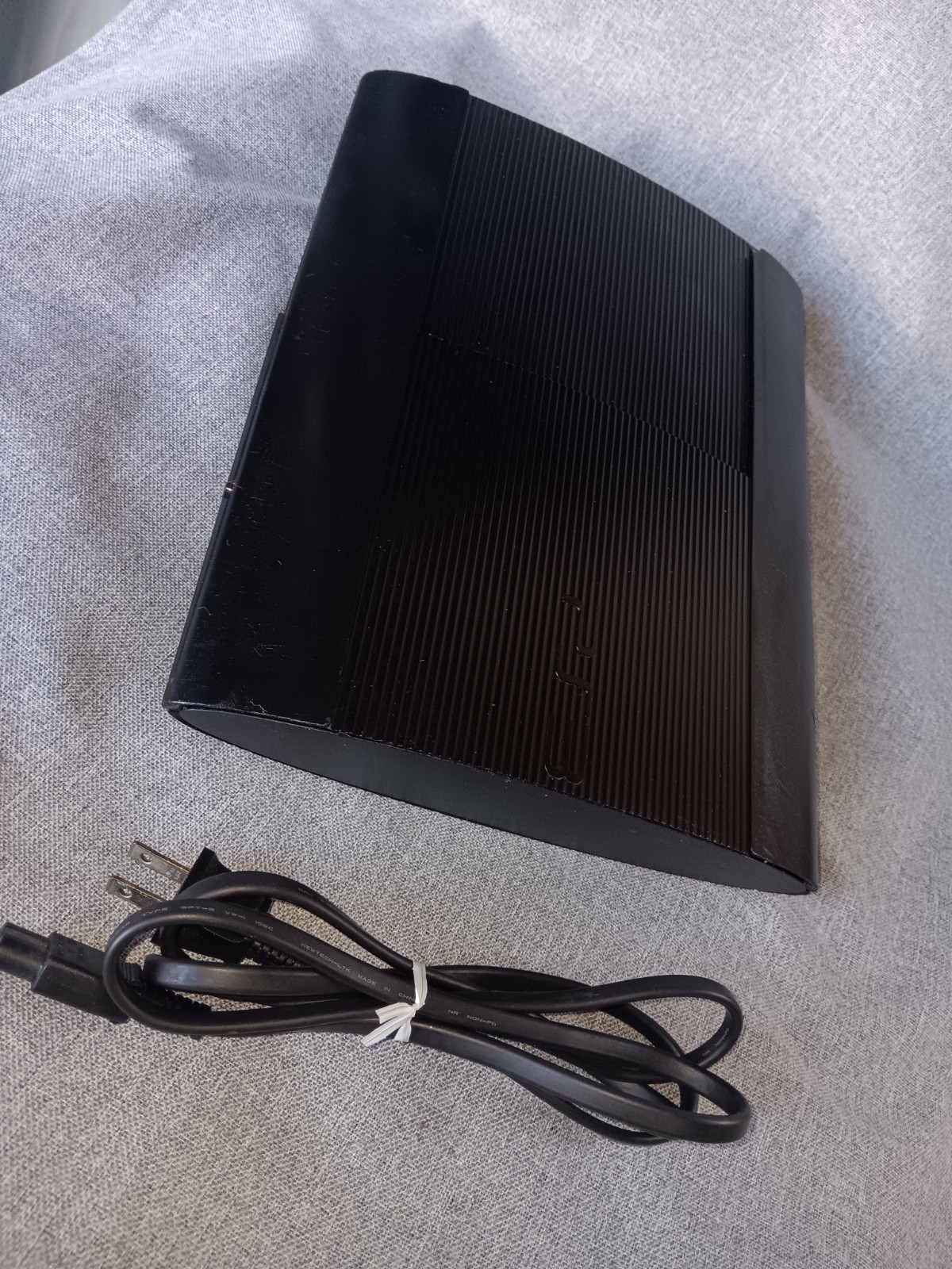 Sony PlayStation 3 Super Slim CECH-4001B 250GB Console