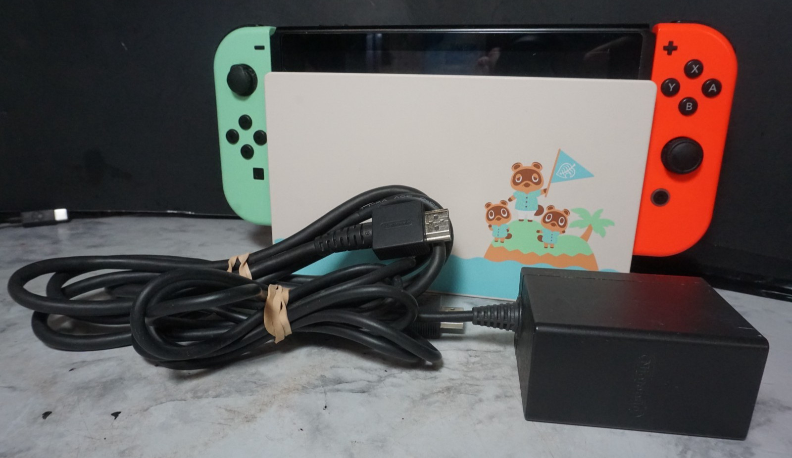 (RI4) Nintendo Switch Animal Crossing New Horizons Limited Edition Console, Dock