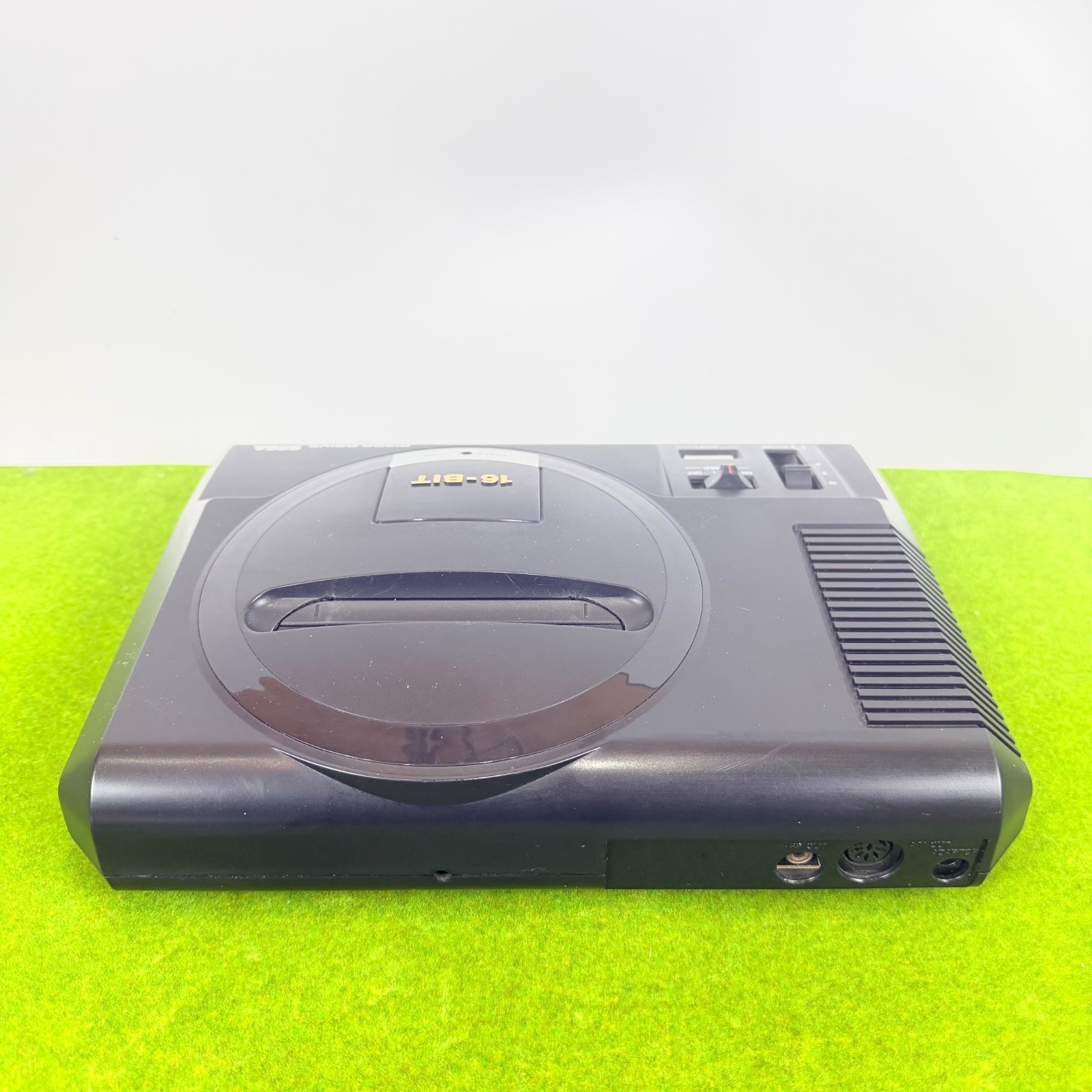 SEGA MEGA DRIVE 16-BIT CONSOLE PRECIOUS GAMES 💎 GAME BOX – HEADED 🎁