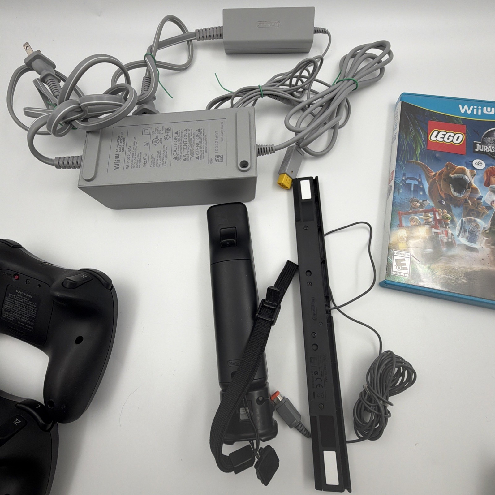 Nintendo Wii U Console Bundle Tested Working Reset 2 Pro Controllers + Game