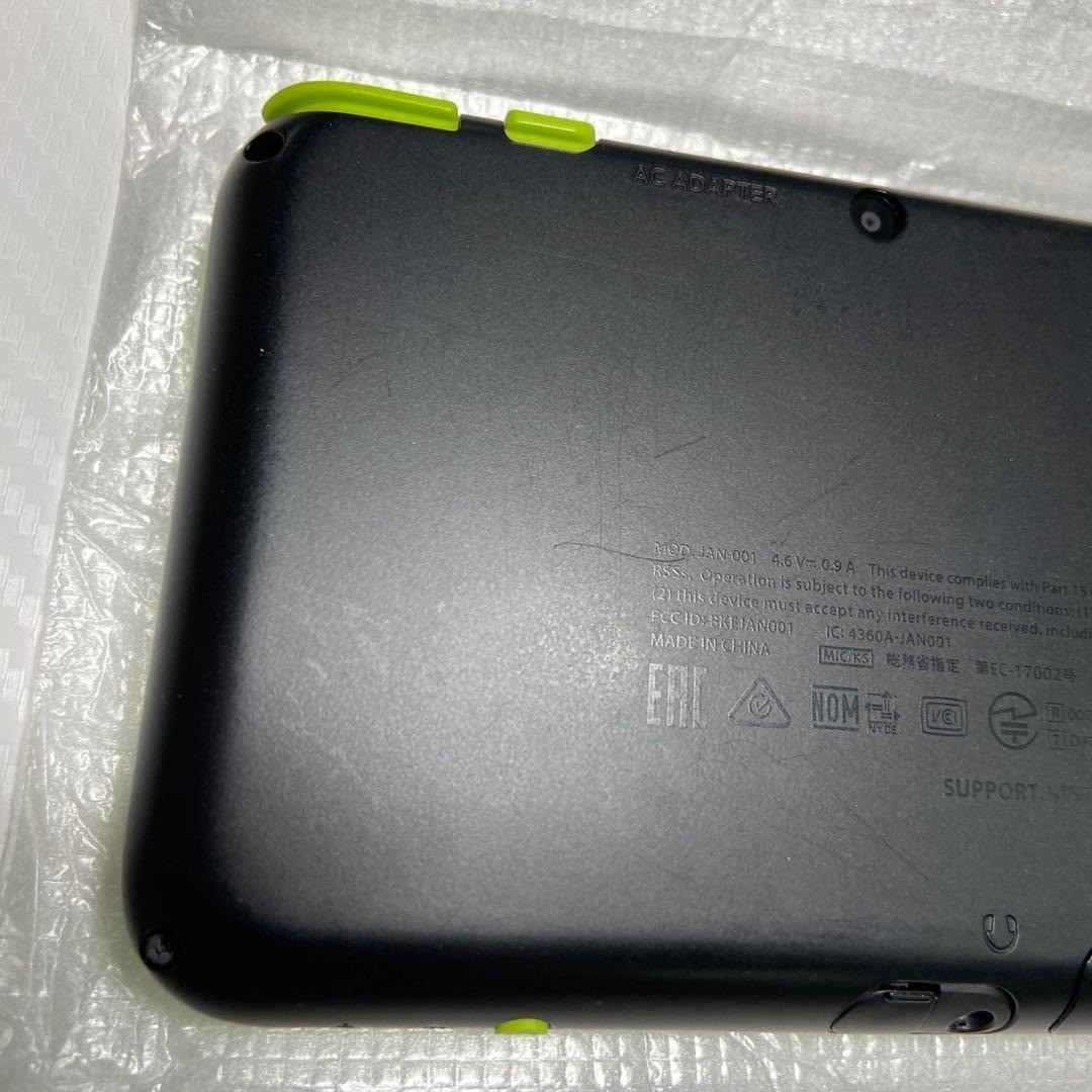 Nintendo New 2DS LL Black Lime Complete in Box Tested 6932