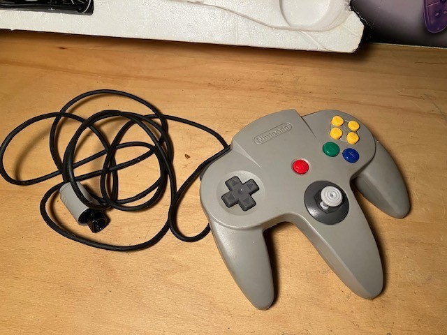 Nintendo 64 game console set with box untested 2001 ?