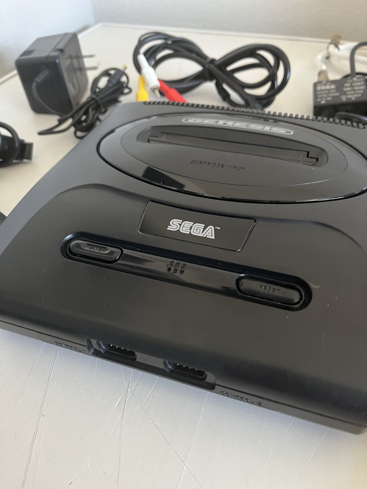 SEGA Genesis with Controllers Wires and Games MK-1631 Mortal Kombat