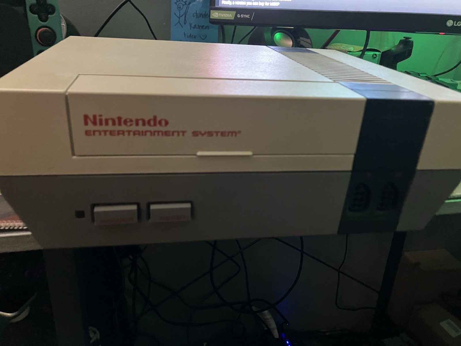 Nintendo Entertainment System NES Console – Gray (NES-001)
