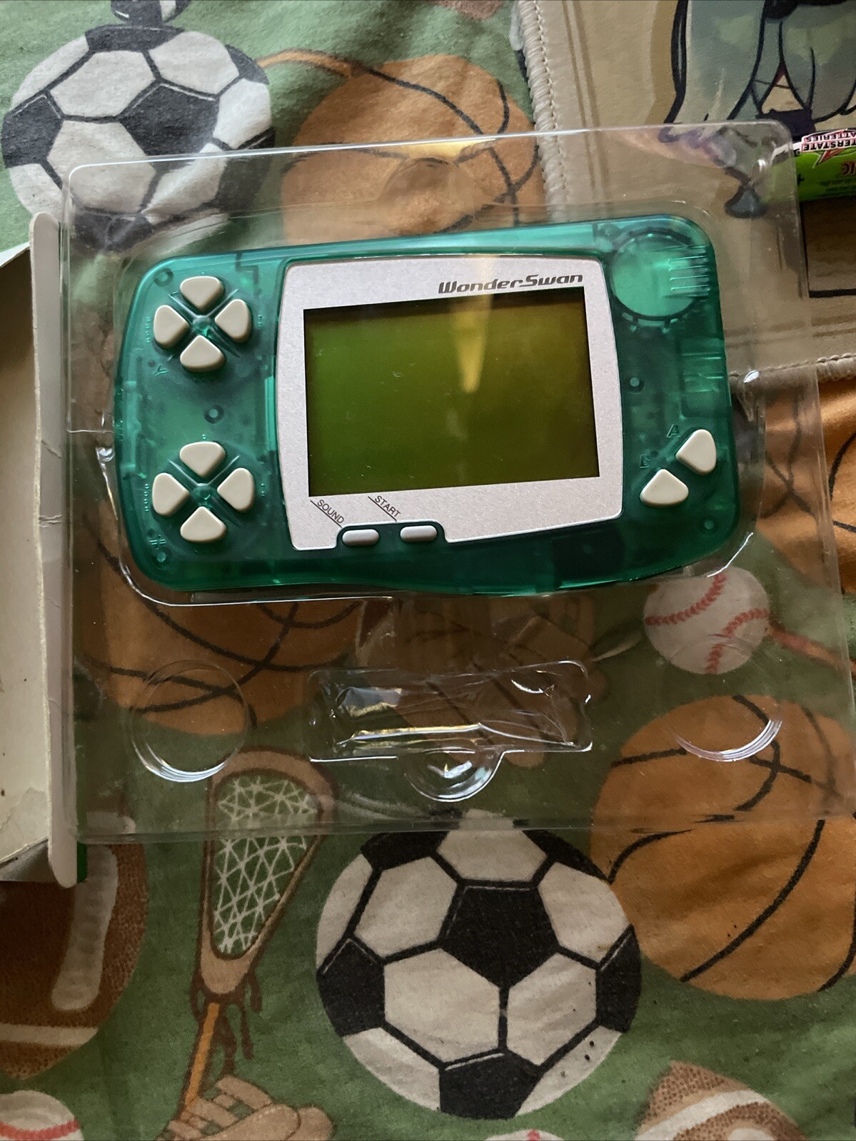 WS — Wonder Swan Console Skeleton Green — Boxed. WonderSwan, Japan