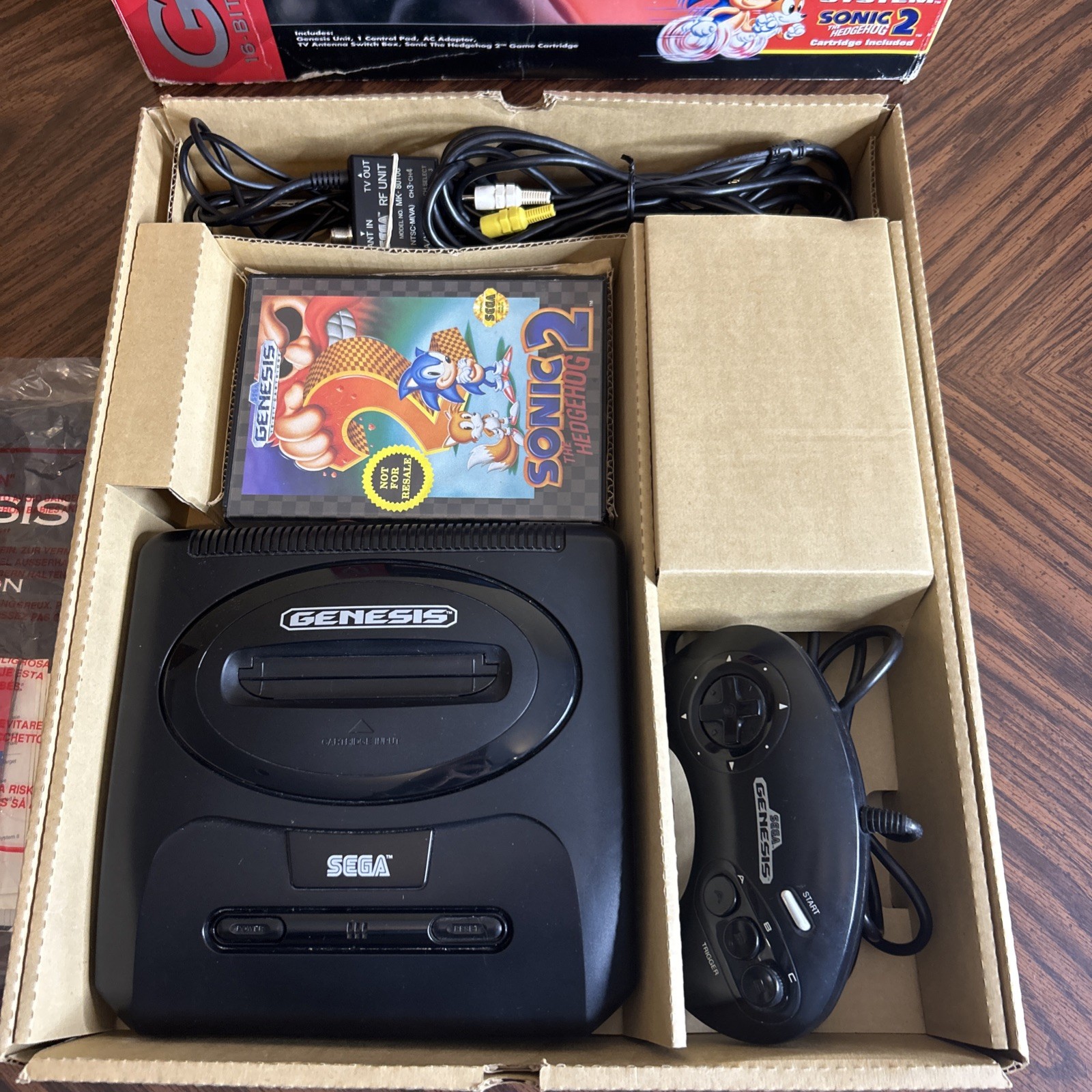 Sega Genesis Model 2 Console Complete in Box Sonic 2 Bundle Manual Reg Card Post