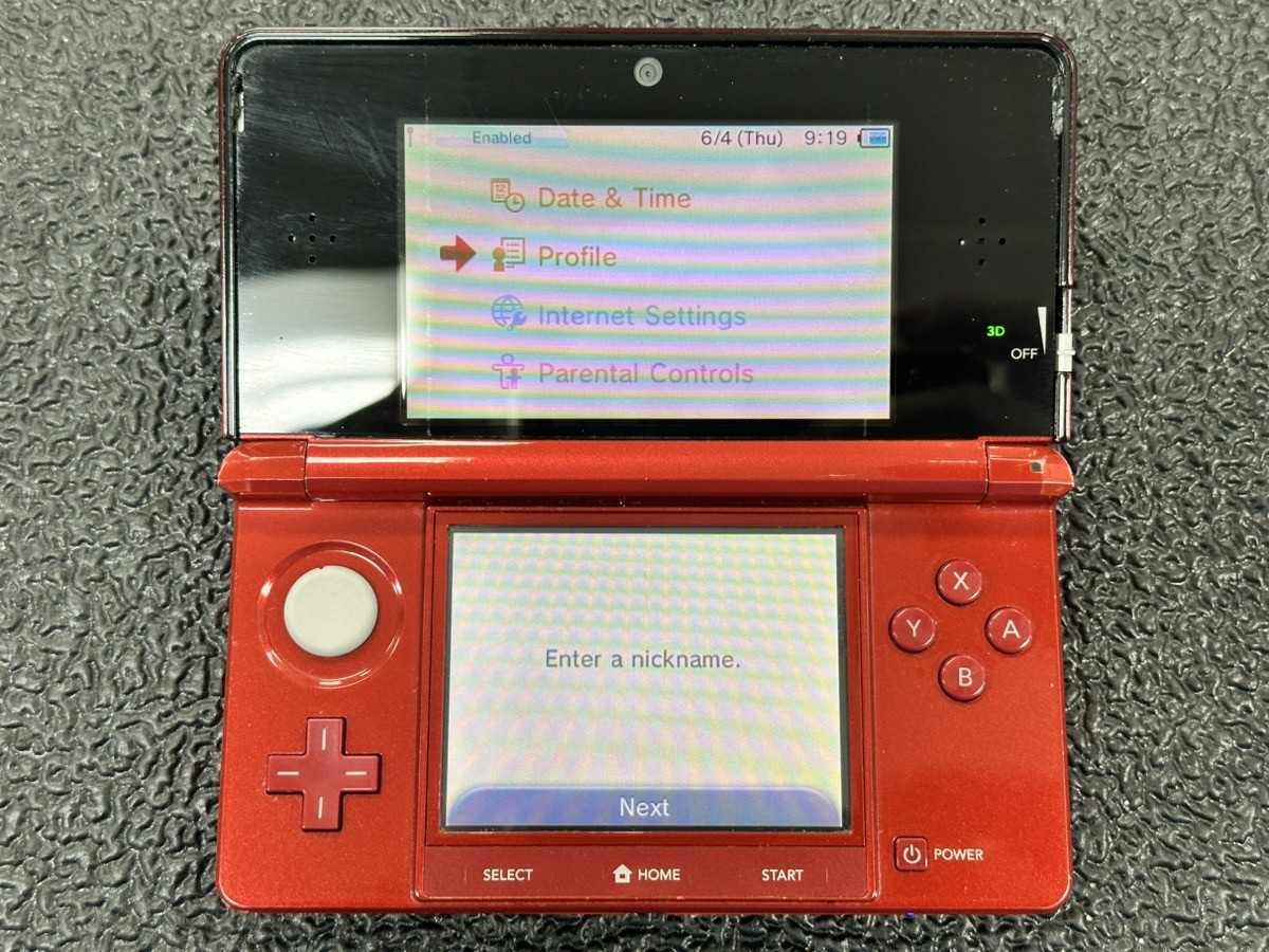 Nintendo 3DS Handheld Console System – Flame Red – CTR-001 (PD1124755)