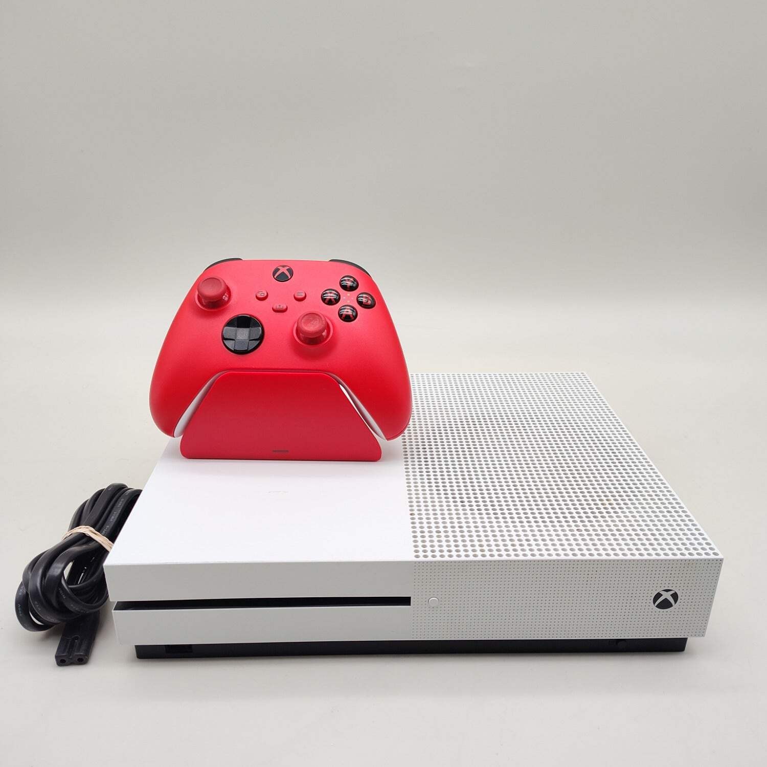 Microsoft Xbox One S 1TB Console 1681 + Controller + Razer Universal Quick Charg