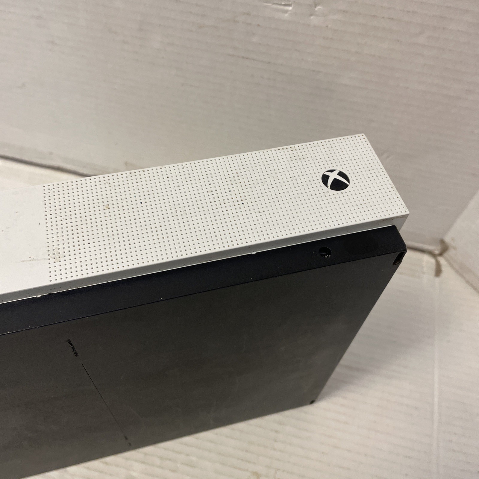 Xbox One S All Digital Edition 1681 White for Parts No Chords