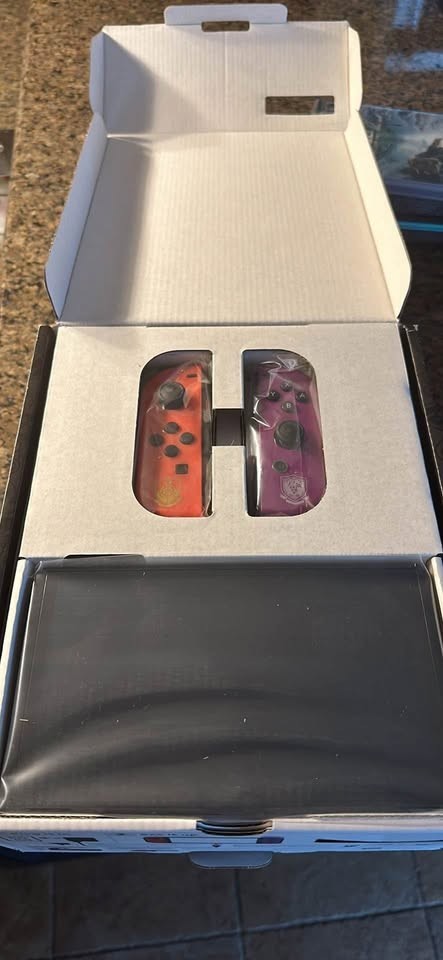 Nintendo Switch (OLED Model) HEG-001 Pokémon Scarlet & Violet Edition – 64GB…