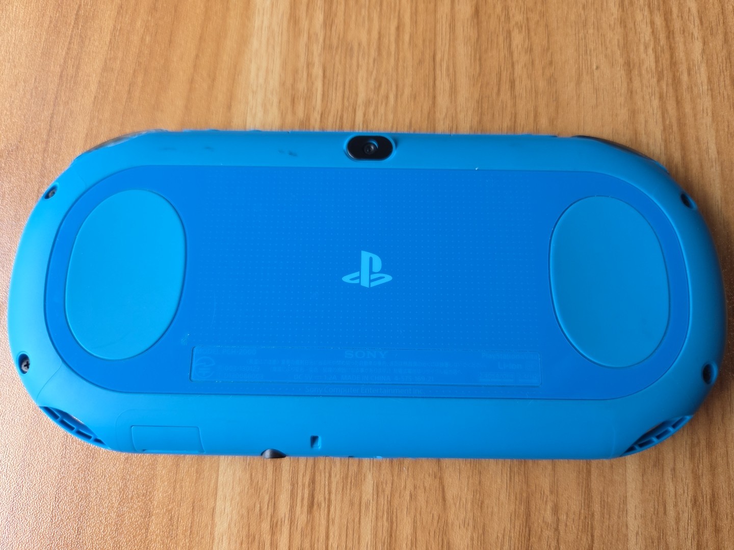 Sony PS Vita 2000 Slim PCH-2000 – Aqua Blue *GREAT* + Charger