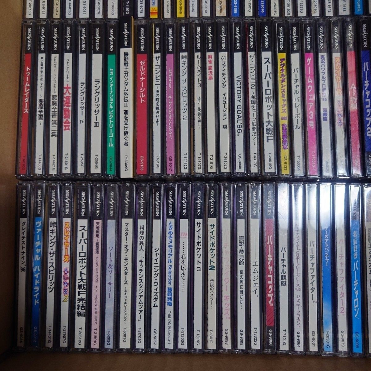 Sega Saturn console + 130 software sets.Tested from Japan