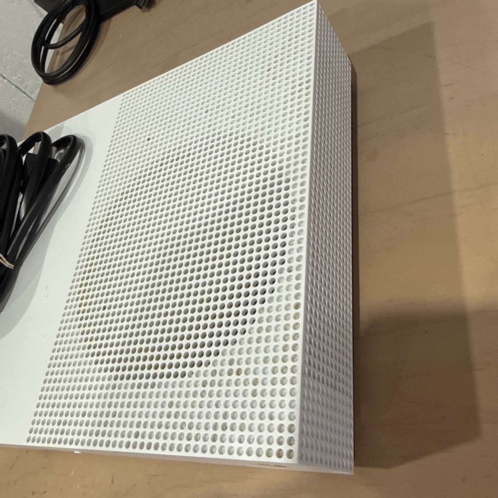 Microsoft Xbox One S 1681 White 500GB Home Console Gaming System Tested