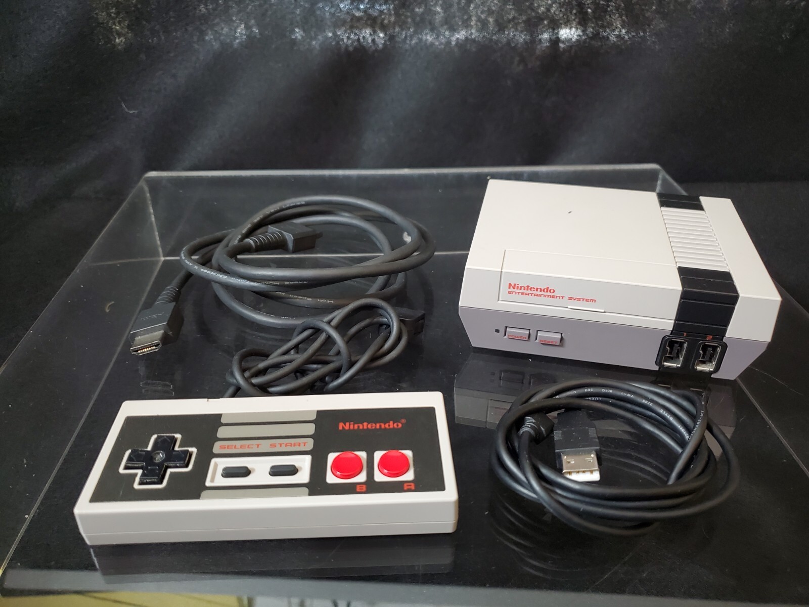 Nintendo NES Classic Edition Entertainment System W/ Joystick & Wireless Control