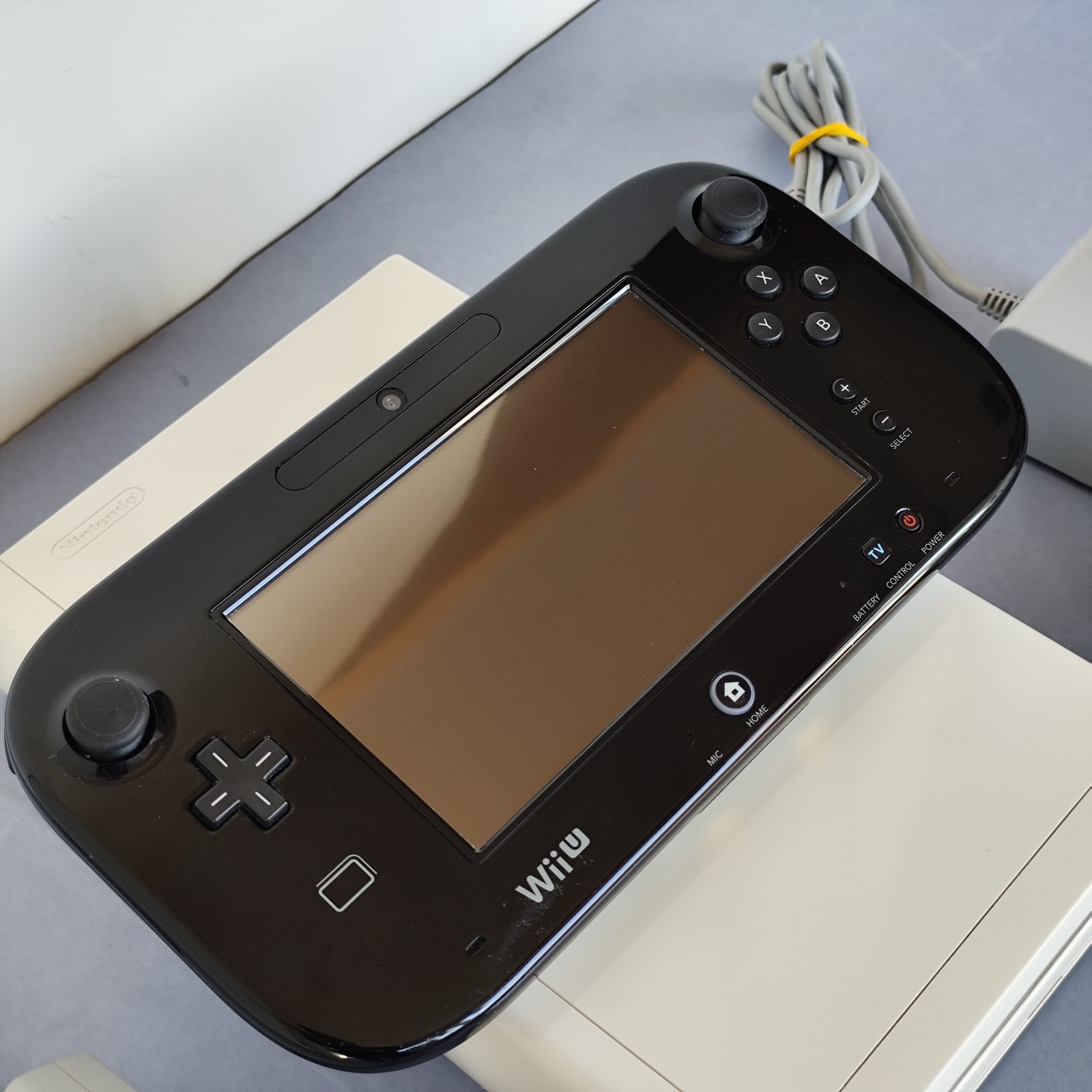 Nintendo Wii U White Console – Black Gamepad – Working Original