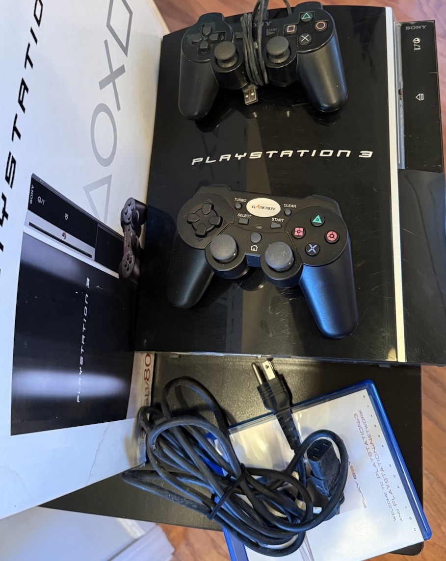 Sony PlayStation 3 PS3 Black 80GB Powers On-Shuts Off Org. Box, Controller -READ