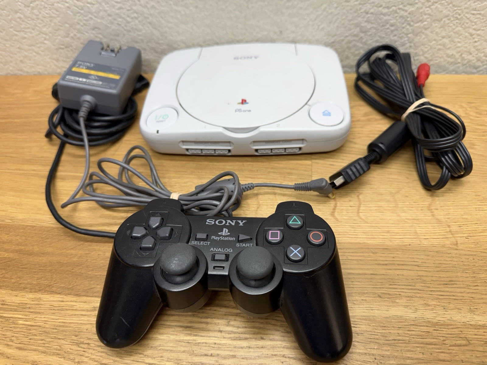 Sony PS One Model SCPH-101 Console Bundle PS2 Controller Working Buttons Stick