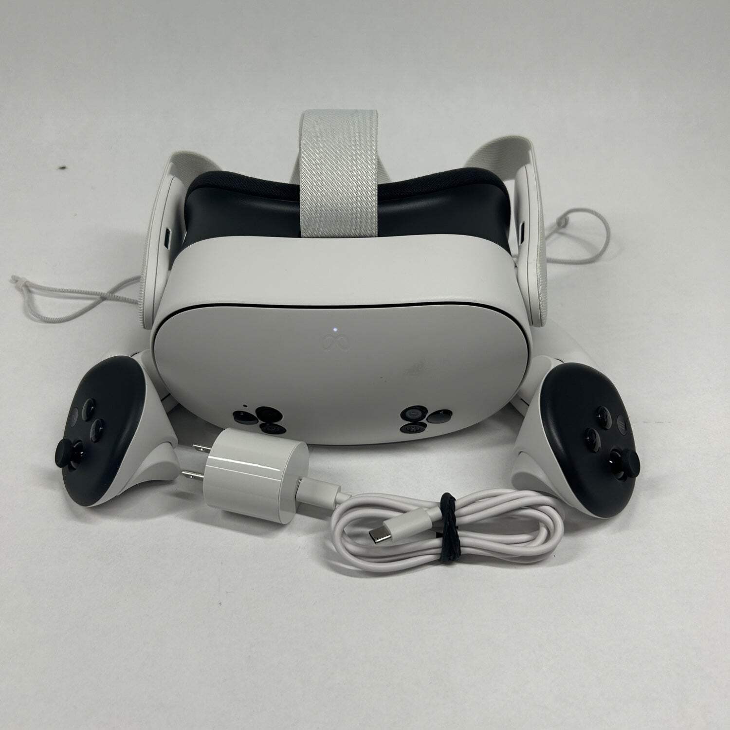 Meta Quest 3S 128GB Standalone All-in-One VR Headset P97