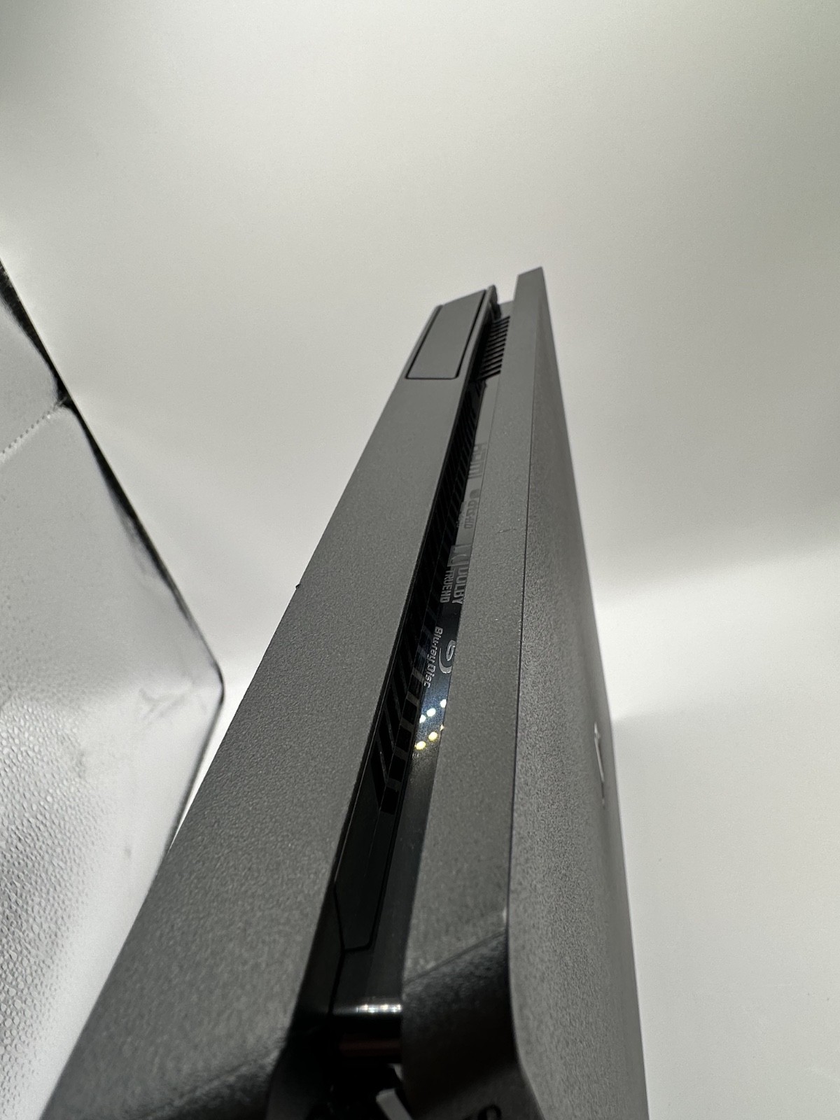 Sony PlayStation 4 Slim 500GB-CUH-2215B-Cleaned-Tested-2 Games-Controller