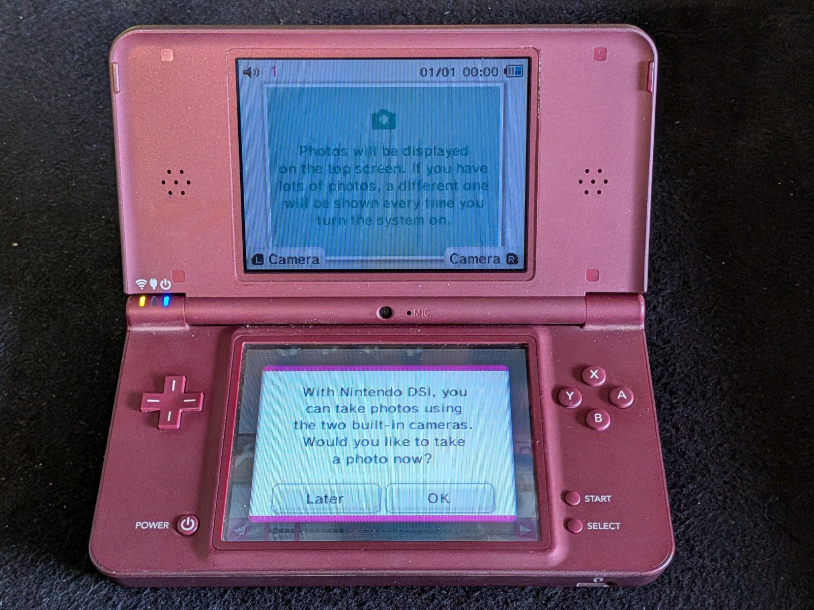 Nintendo DSi XL – Burgundy