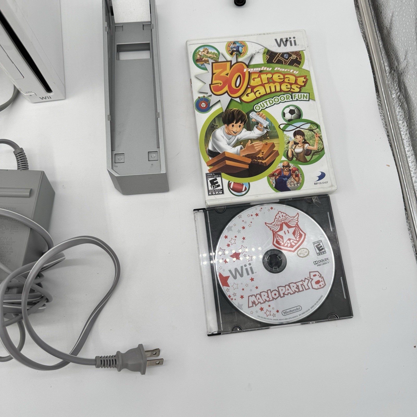 Nintendo Wii RVL-001 Console Bundle Tested Manual White GameCube + Mario Party 8