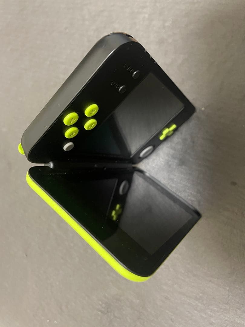 3DS/2DS/DS New 2Ds Ll Black/Green With Soft Japan