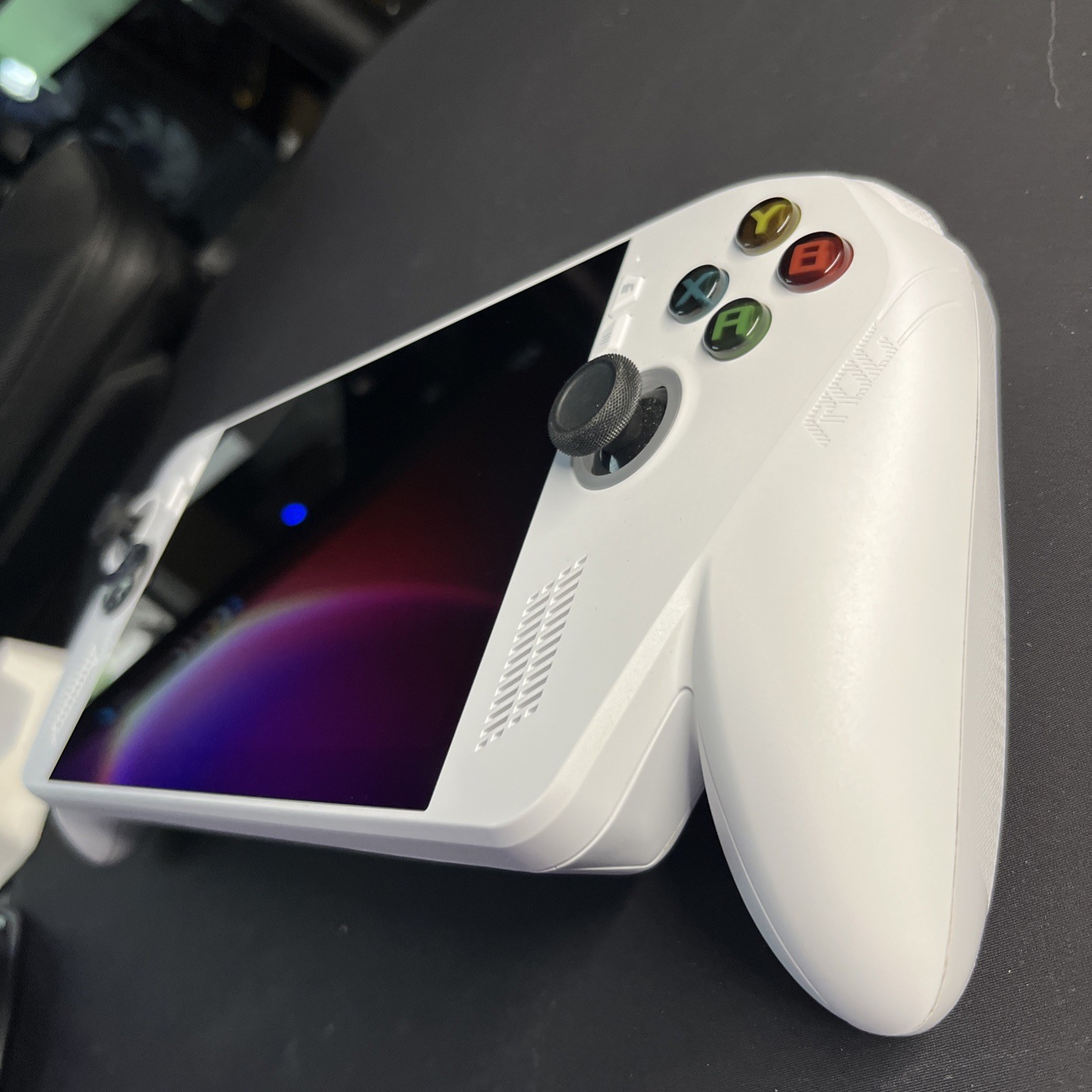 Asus ROG Ally XBOX 7″ AMD Ryzen Z2 A 16GB 512GB White RC73YA Console And Acc