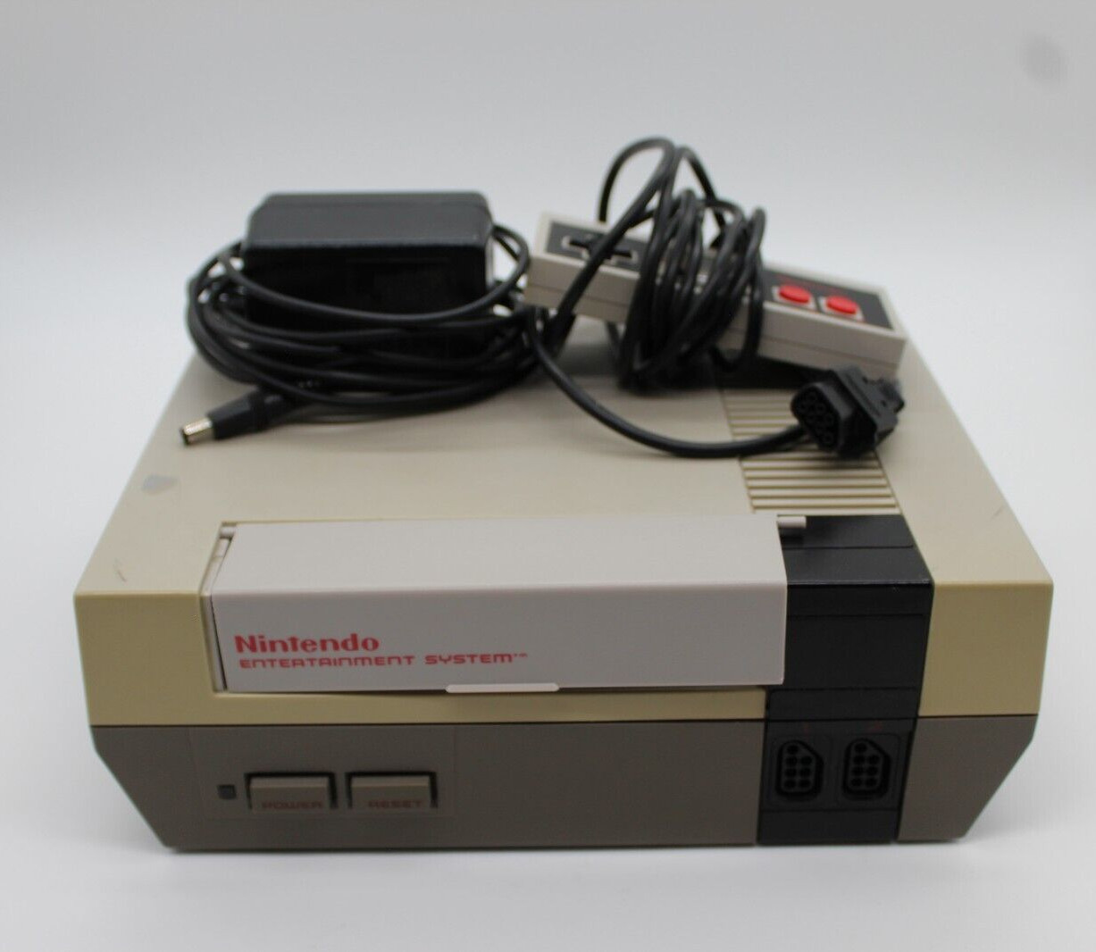 Nintendo Entertainment System (NES-001) – FOR PARTS OR REPAIR