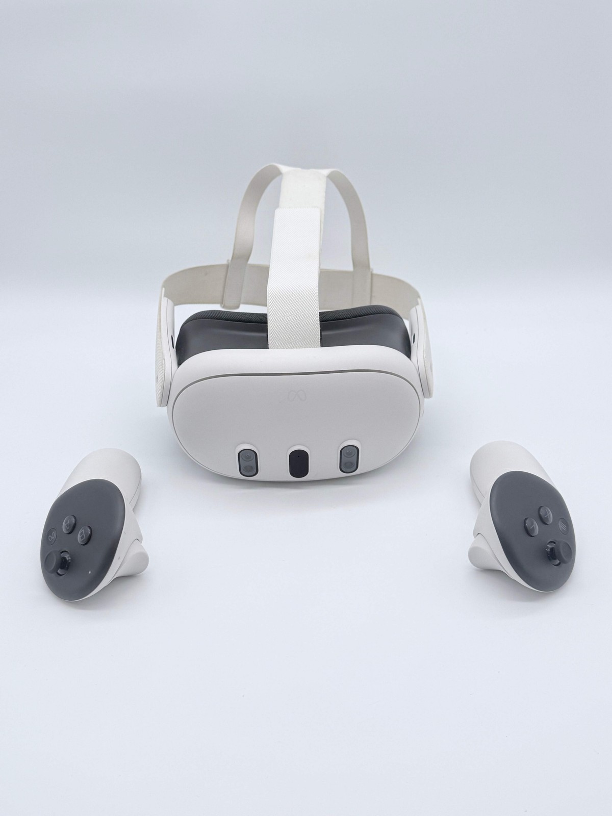 Meta Oculus Quest 3 S3A 512GB White VR Headset 2 Controllers