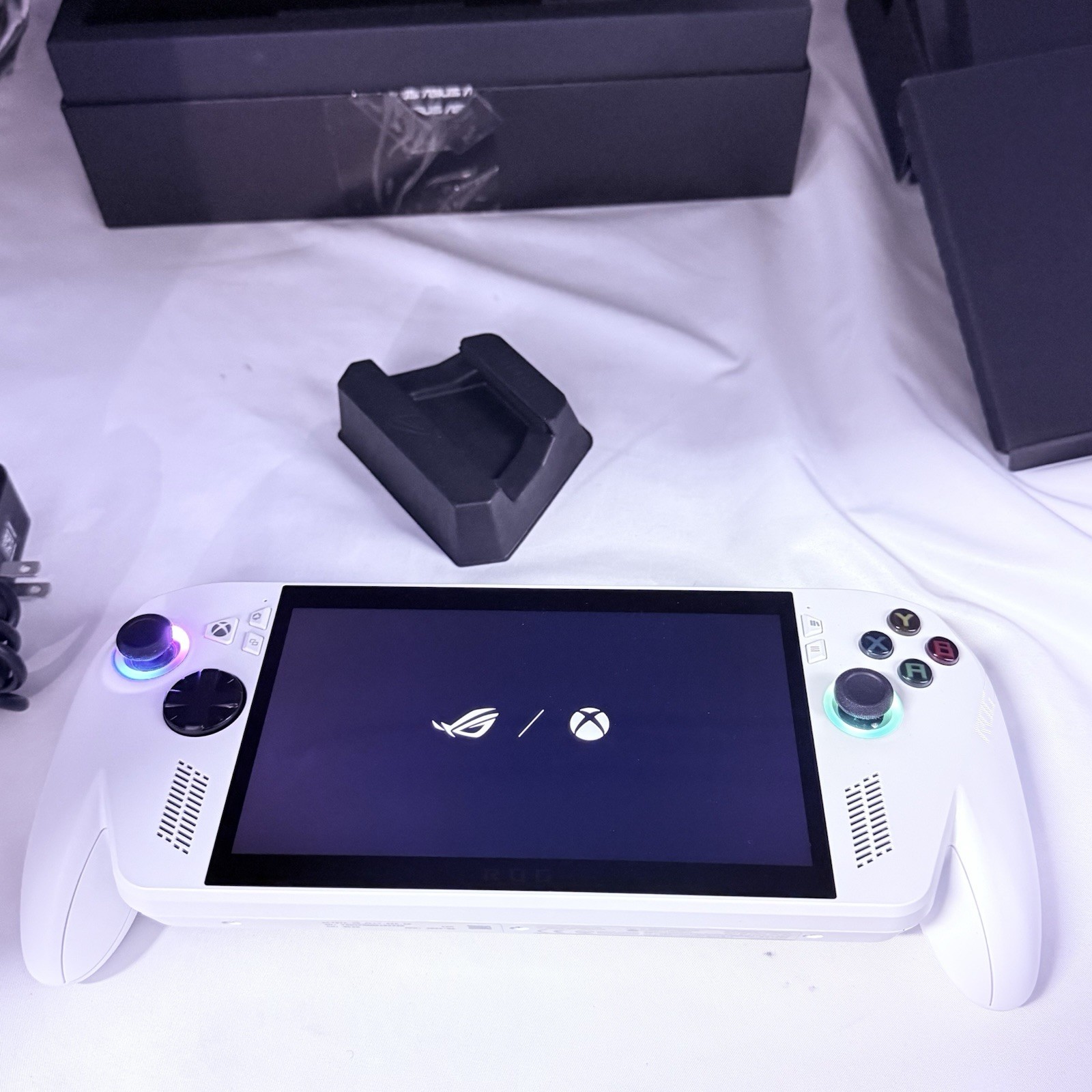 Asus Rog Xbox Ally 7″ FHD Handheld Gaming 16GB, 500GB