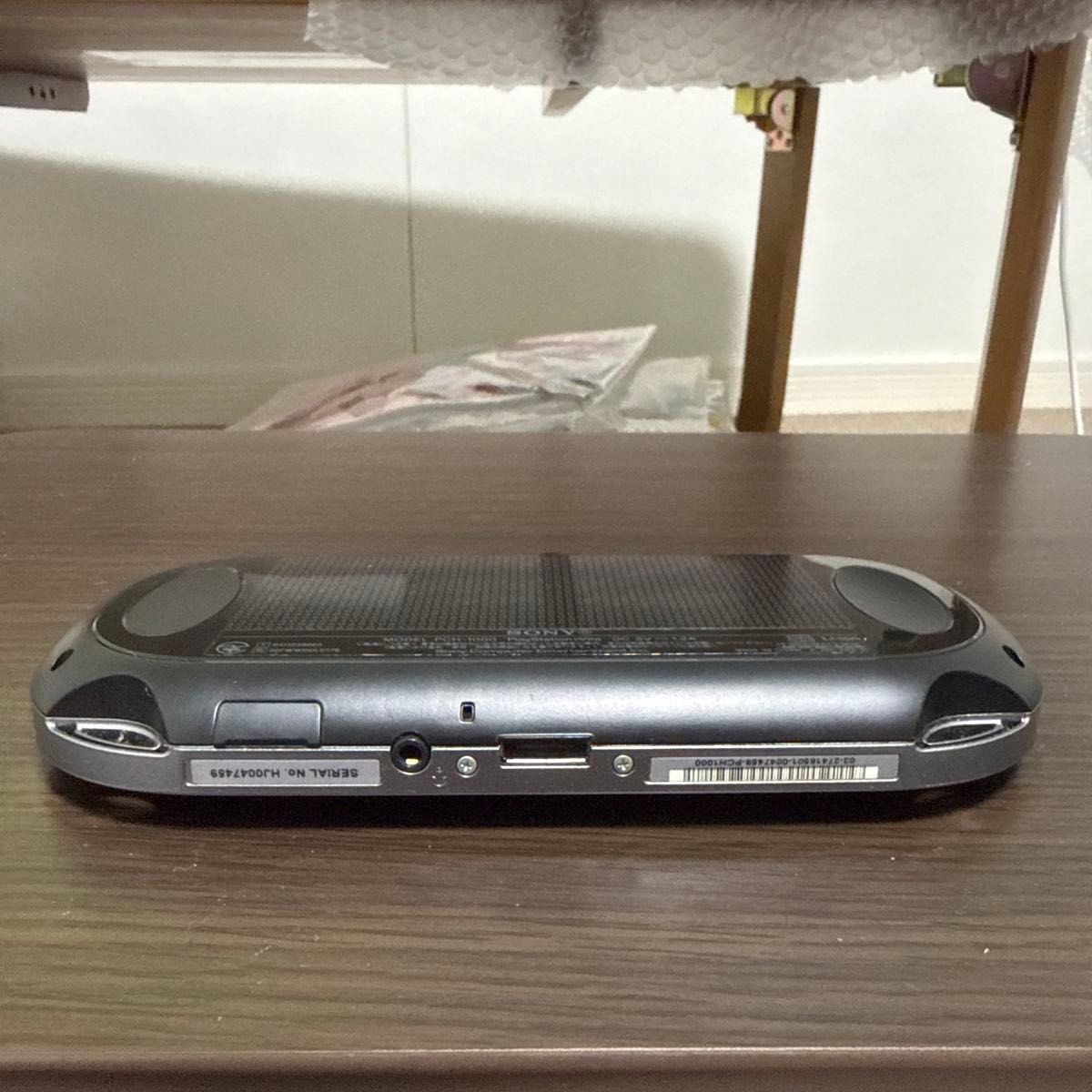 SONY PlayStation Vita PCH 1100 3G Wi Fi model Crystal Black
