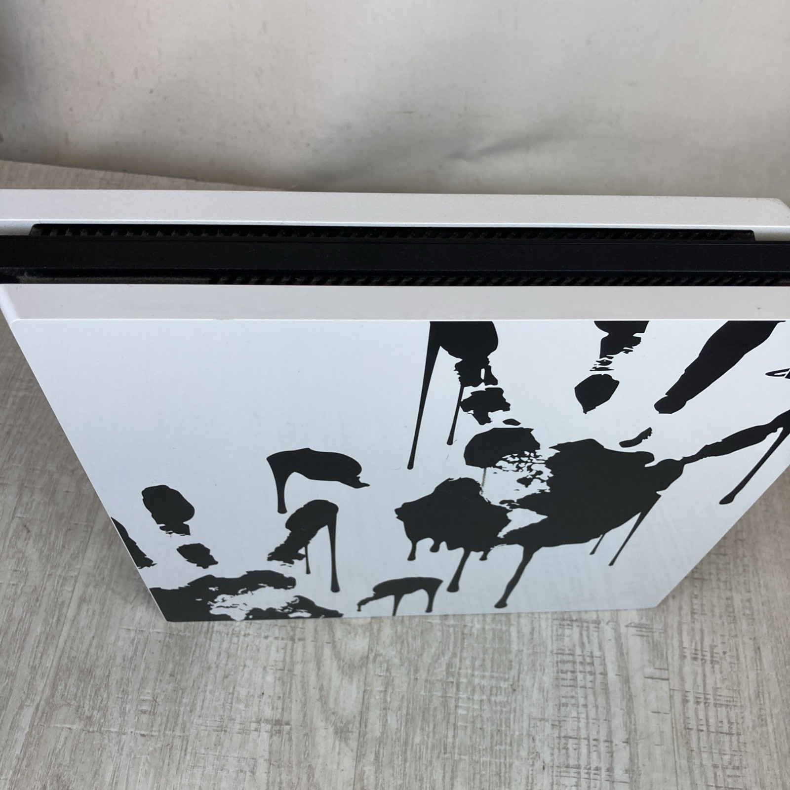 PlayStation 4 Pro 1TB Console Death Stranding Edition Console only