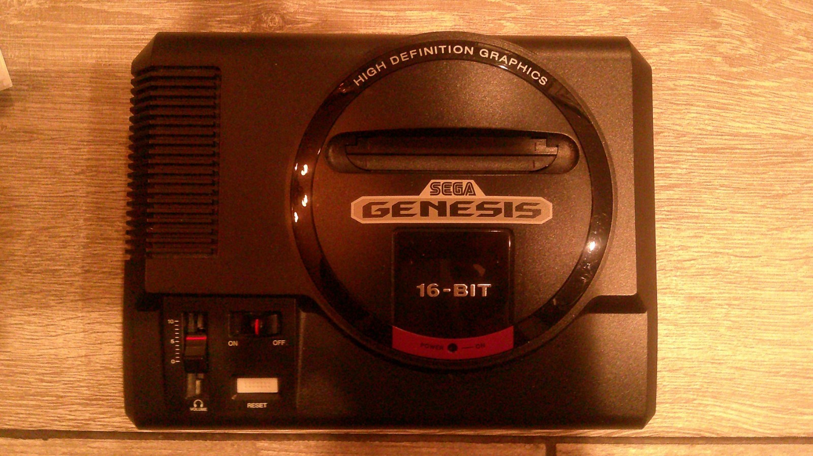 SEGA GENESIS Mini Console 30th Anniversary 2019 Edition and 6 Button Controller