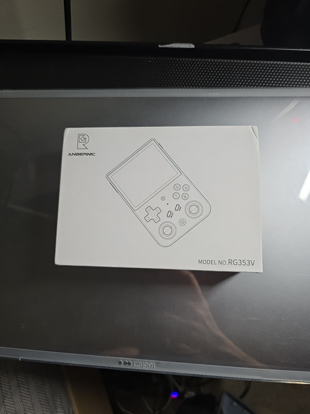 RG353V Retro Handheld Game with Dual OS Android 11 and Linux,RG353V with 64G TF