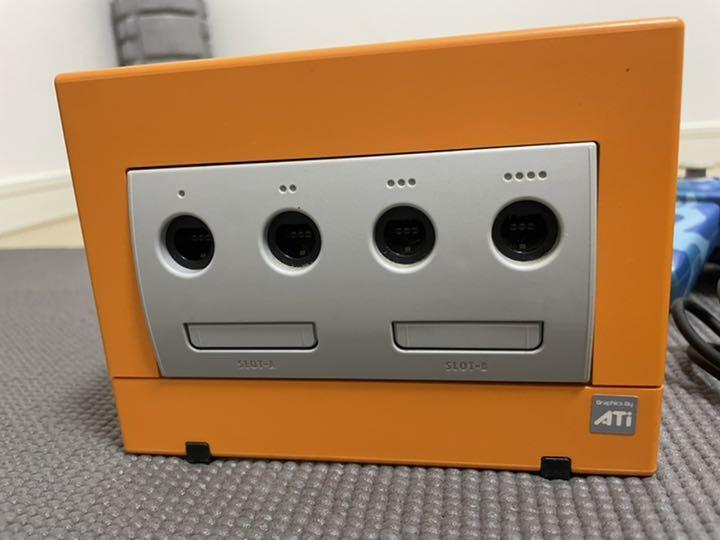 Nintendo GameCube Launch Edition Spice Orange Console controller accessories