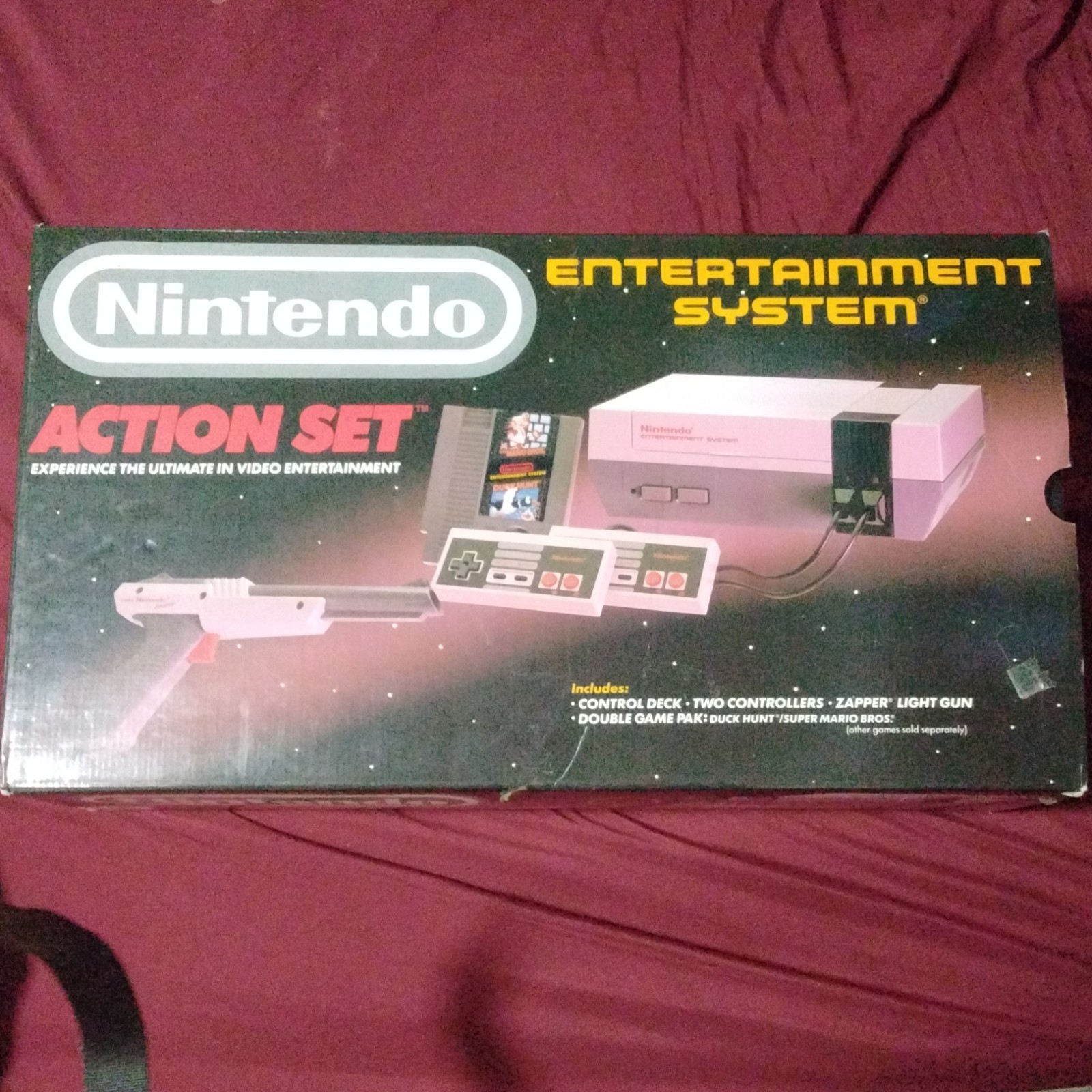 Nintendo NES Action Set Console Bundle w/ Original Box & Zapper Light Gun