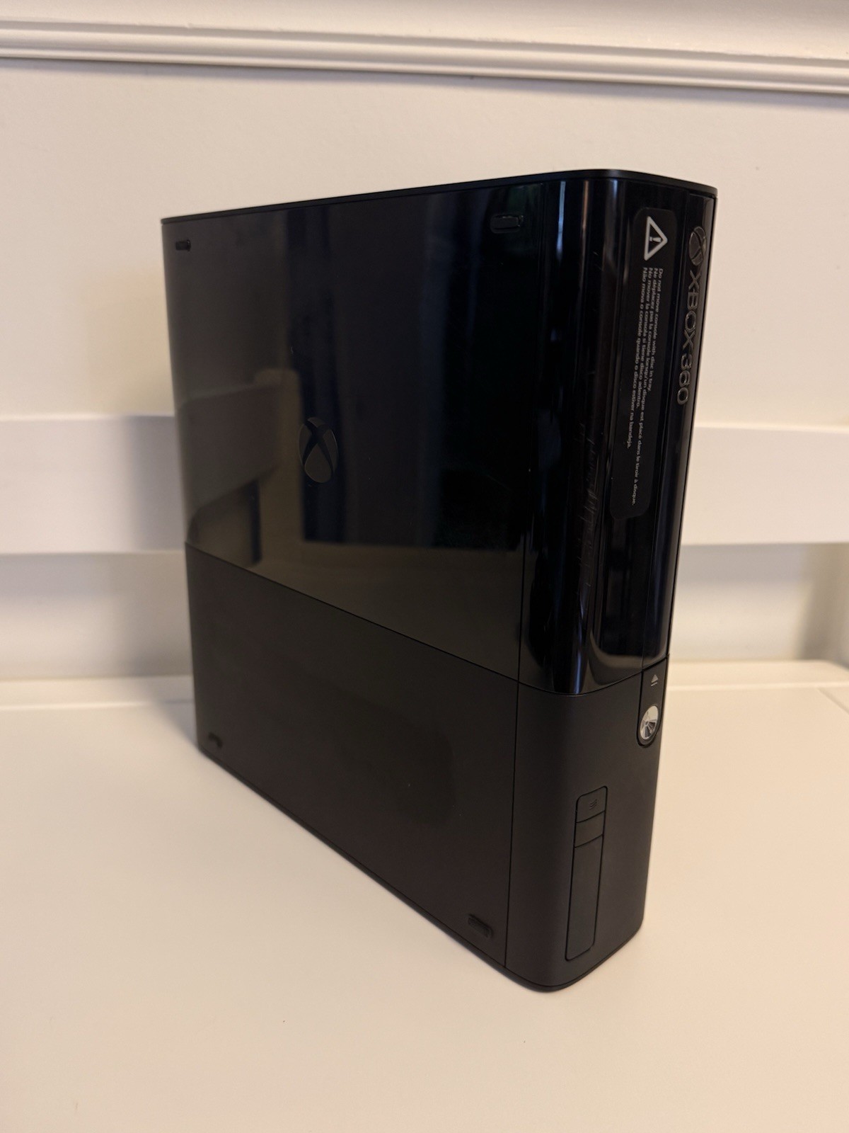 XBOX 360 E Console Model 1538 No Hard Drive w/Controller + Power Supply Tested