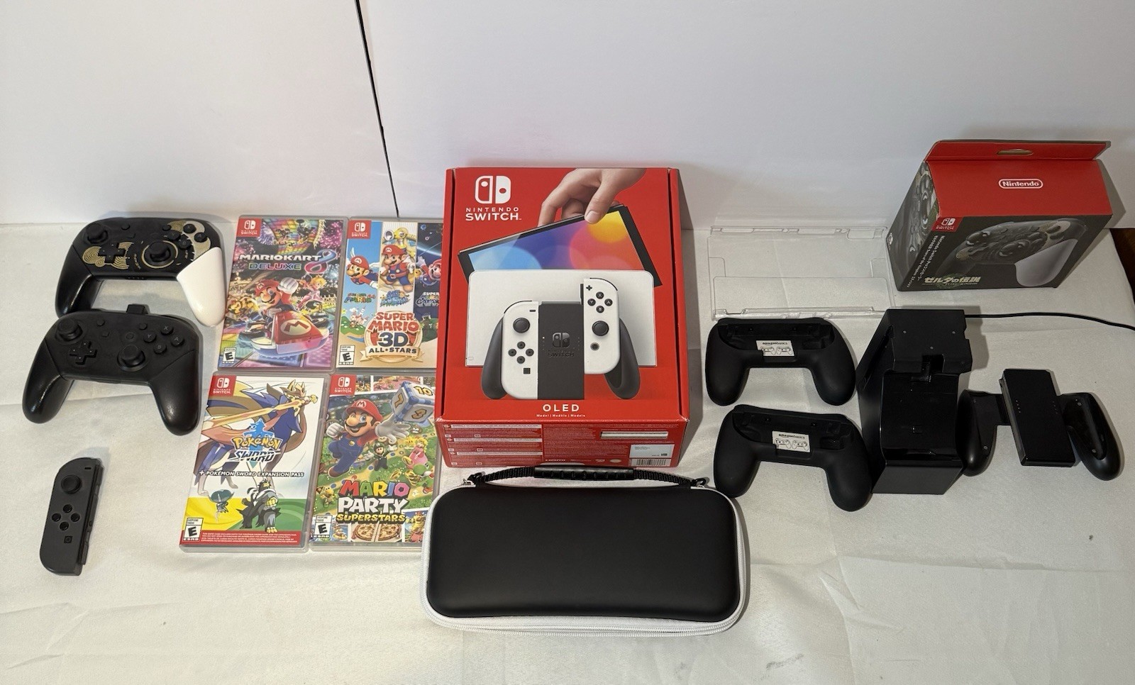 Nintendo Switch OLED Console Bundle 4 games, Extra controllers, original box!