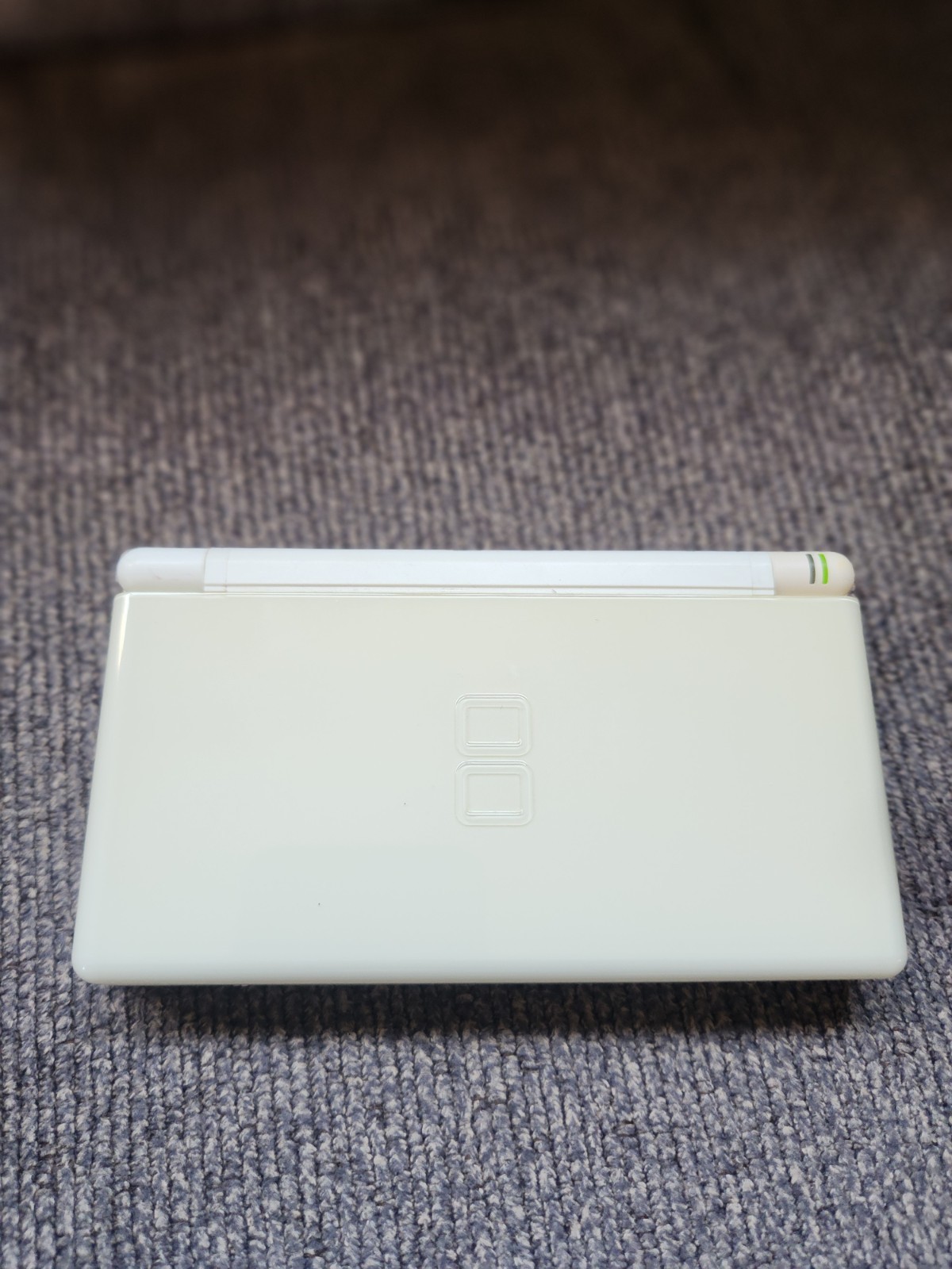 White Nintendo Ds Lite Read description