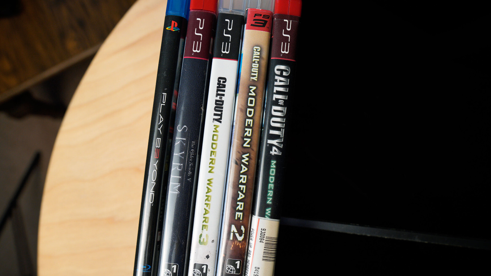 Sony PlayStation 3 Console System CECHH01 40GB [COMPLETE/4 Games +2 Controllers]