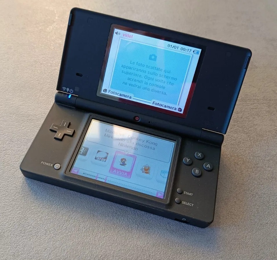 Nintendo DSi Console Portatile – Nero – Condizioni Perfette