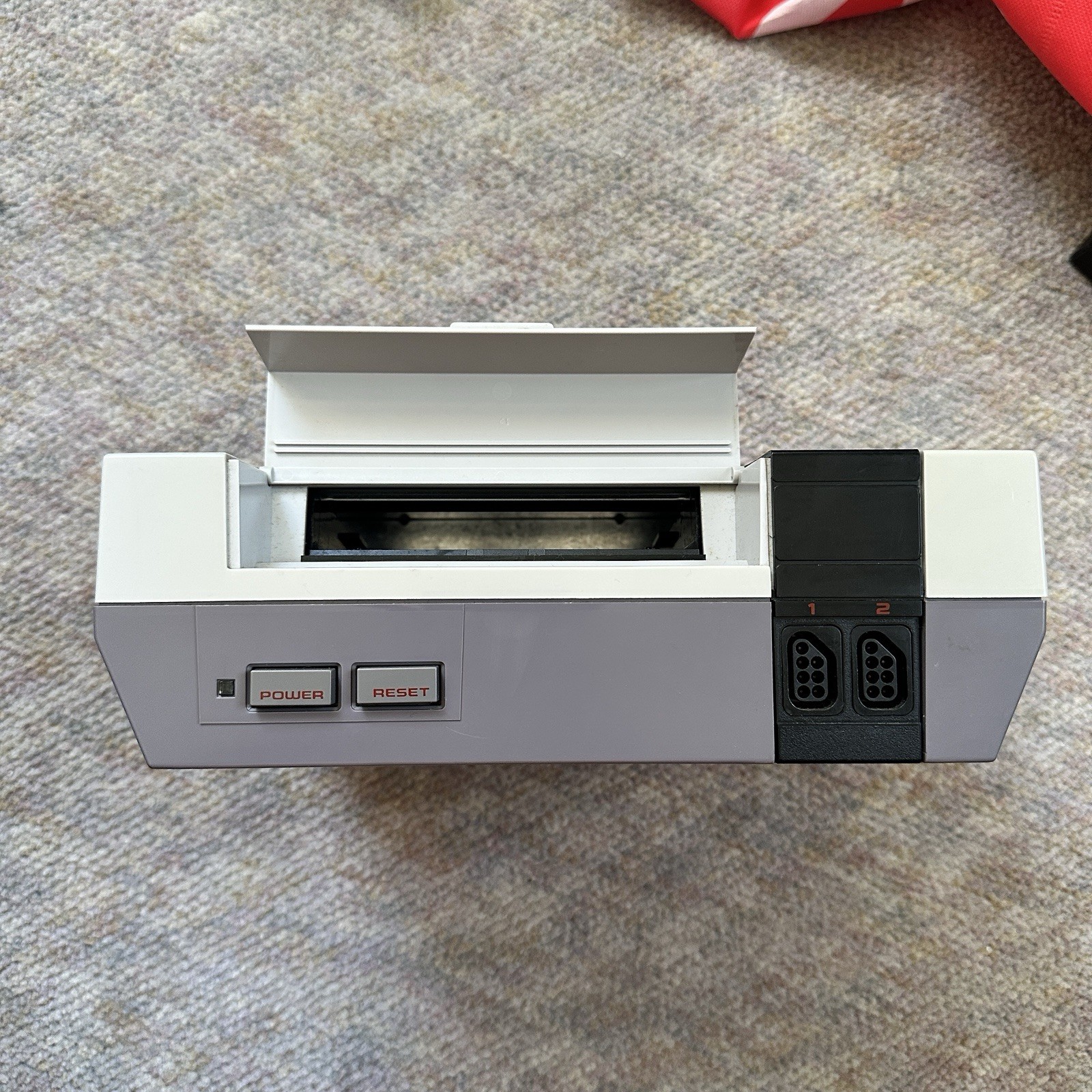 Nintendo NES Console Bundle Tested OEM Zapper 6 Games Manuals Controllers