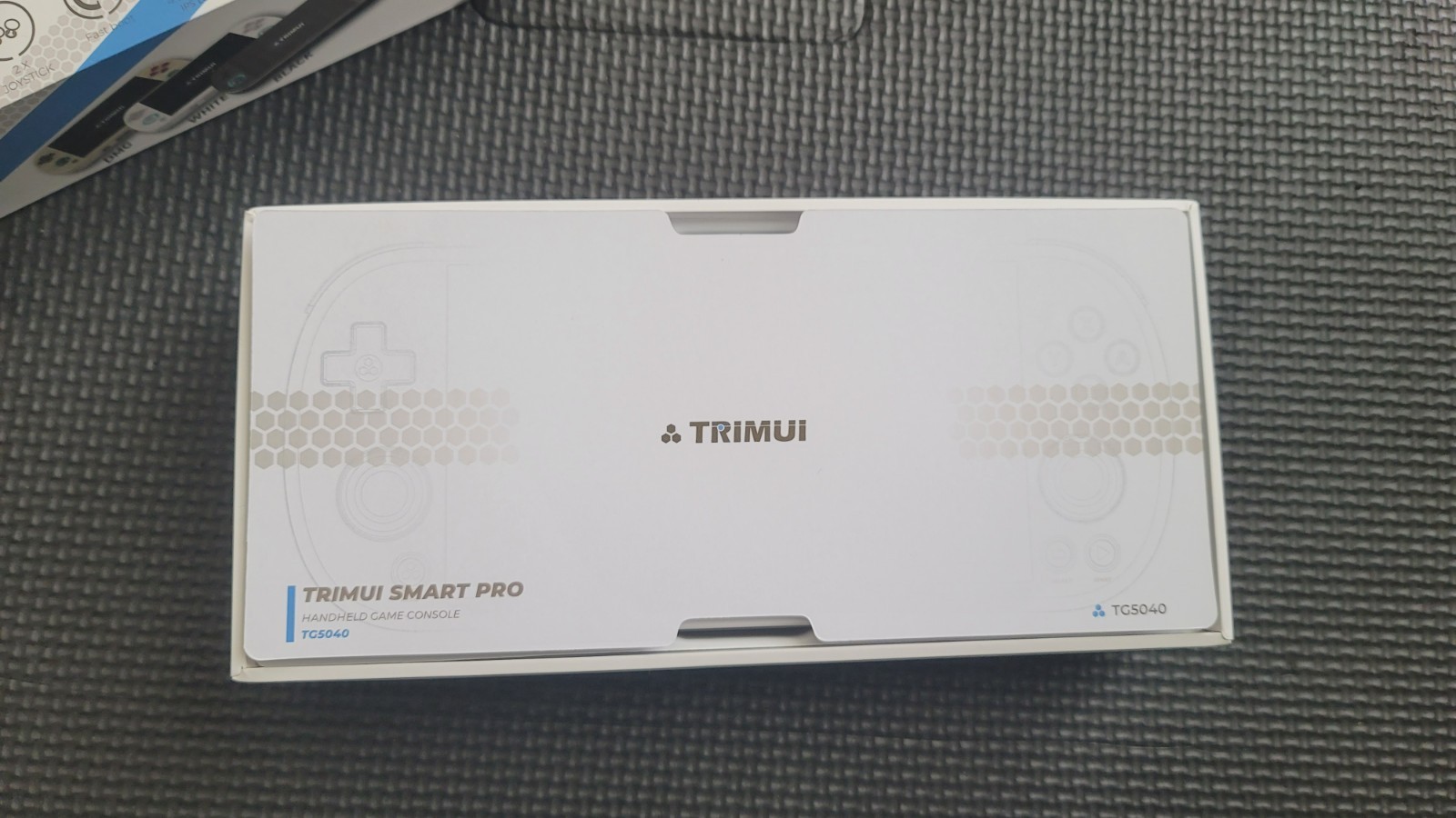 TRIMUI SMART PRO (BLACK) 64GB GM/OS (KNUILLI GLADIATOR 2 OS (1K GAMES) GXRG