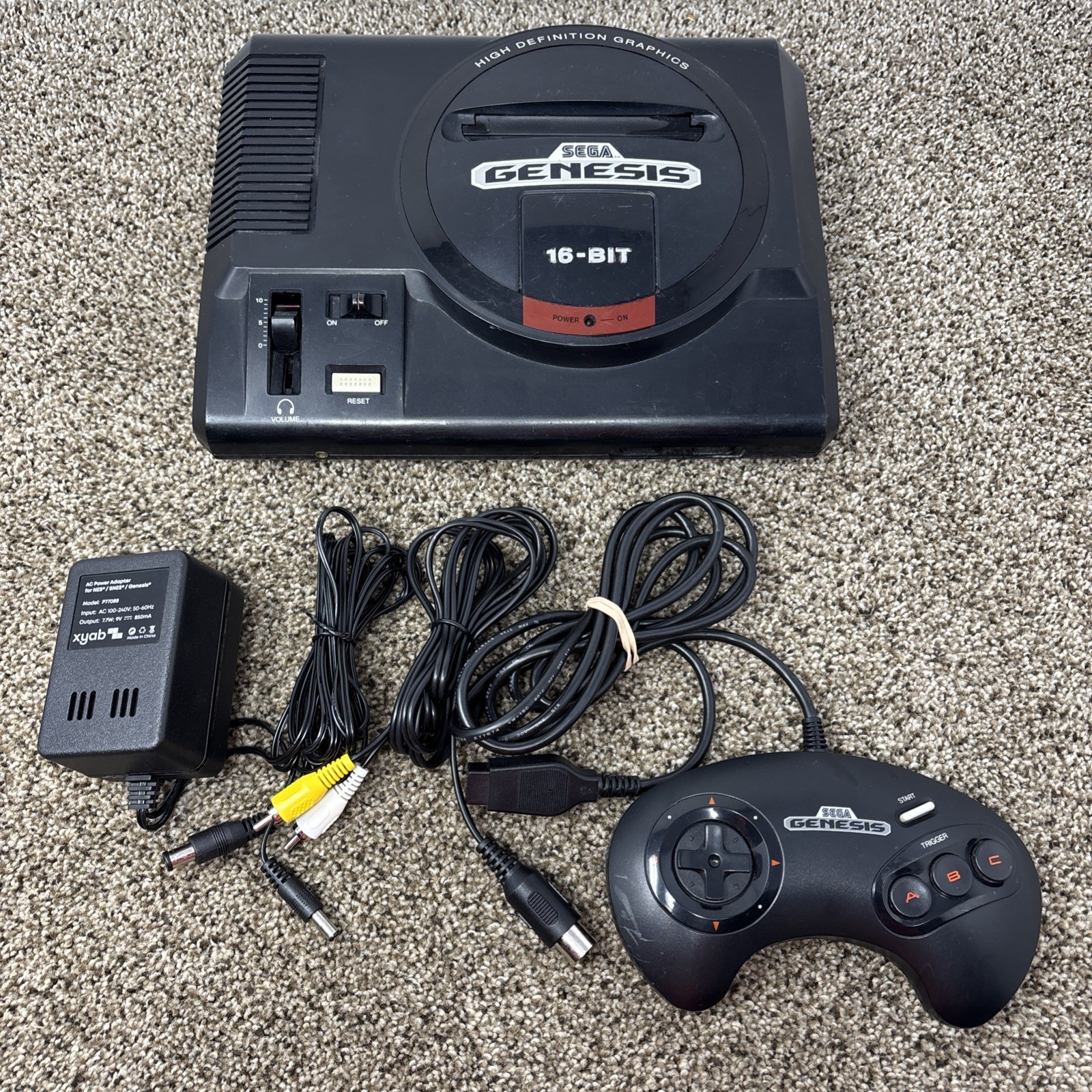 Sega Genesis Model 1601 Gen 1 Console System Bundle – Tested and Works