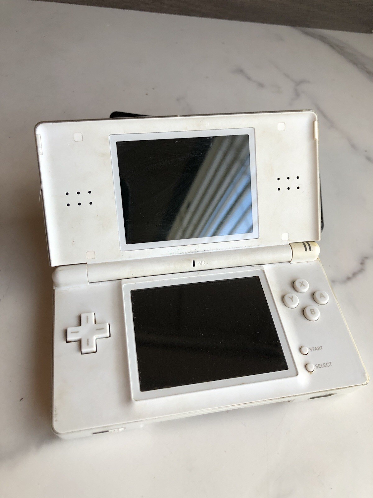 For parts Not Working 2 Nintendo DS Lite Handheld Consoles ONLY